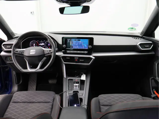 SEAT Leon Sportstourer 1.5 eTSI FR Automaat/ trekhaak/ lage km!