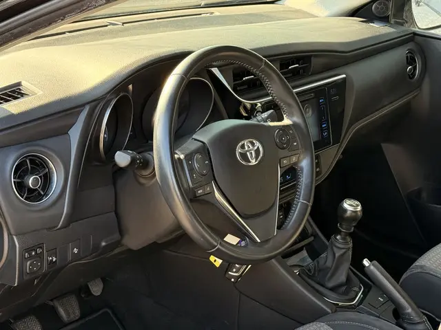 Toyota Auris 1.2 T | Cruise | Stoelverwarming | Lane Assist | Bluetooth | Navigatie | Achteruitrijca...