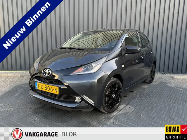 Toyota Aygo 1.0 VVT-i x-play | Camera | Lm-velgen | Prijs Rijklaar!!