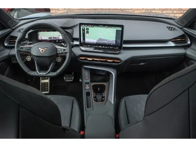 Cupra Terramar 1.5 e-Hybrid | SOH 100% | Trekhaak | Panoramadak | Headup displa