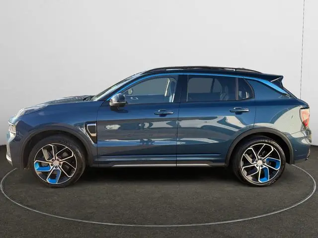 Lynk & Co 01