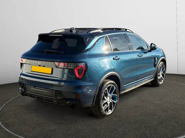 Lynk & Co 01