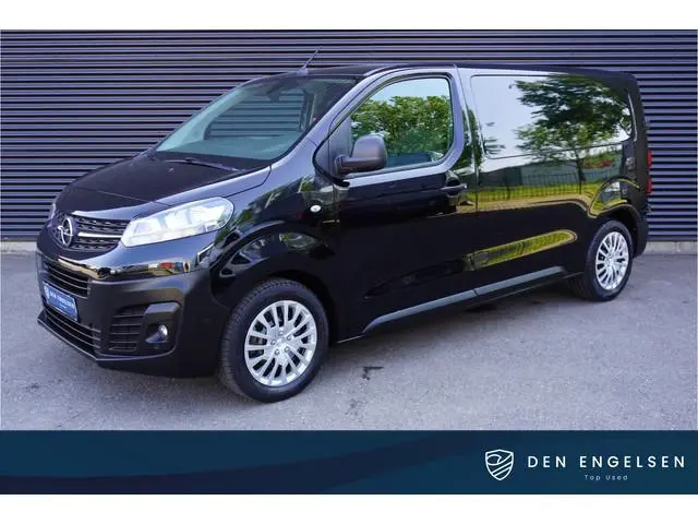 Opel Vivaro 102pk L2H1 Navigatie Camera Apple Carplay Crusie control Parkeersensoren 3-zits