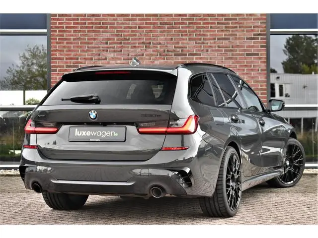 BMW 3-serie Touring 330e xDrive M-Sport Pano ACC Trekh HUD LaserLED HiFi