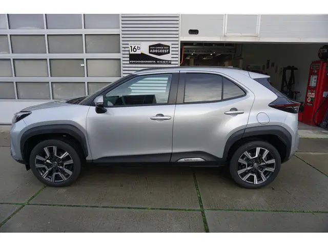 Toyota Yaris Cross 1.5 Hybrid 130 Executive |Navi|Carplay|PDC V+A|Dodehoek|E.a.klep|Stoel en stuurve...