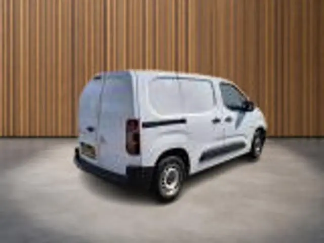 Opel Combo 1.5D L1H1 Standaard 1e-Eig. & Keurig-Onderh. BOVAG-Garantie. NL-Auto.