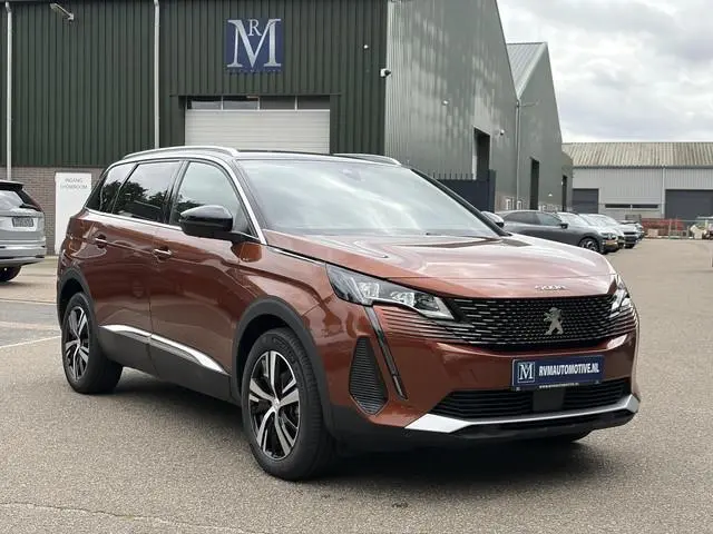 Peugeot 5008 GT HYBRID VAN:33.900,- VOOR:29.877,- UW HERFSTVOORDEEL: 4.023,- | 7 PER. | ADAPT. CRUIS...