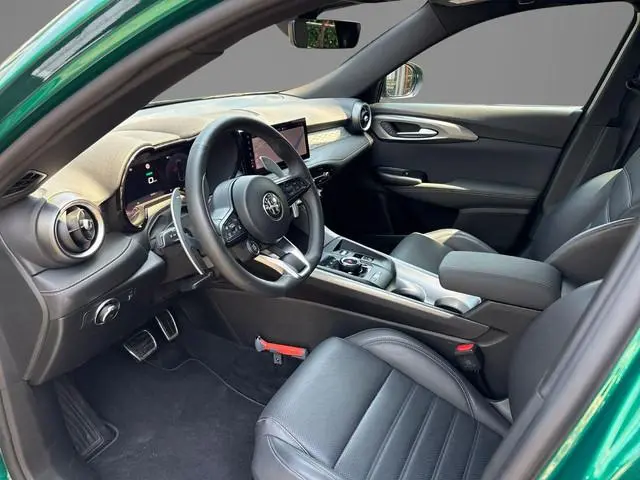 Alfa Romeo Tonale 1.5T Hybrid Veloce 160pk | Lederen Bekleding | Navigatie | Camera 360 | parkeersen...