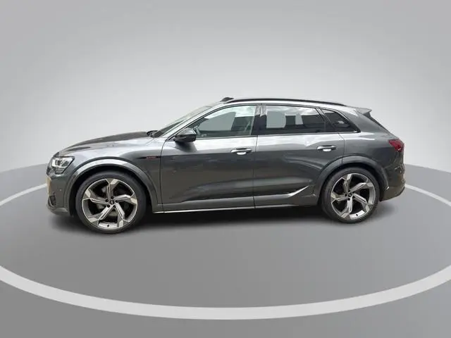 Audi e-tron S quattro 95 kWh 503pk · SOH 98,5% · Panoramadak · Luchtvering · Camera · Leder Valcona...
