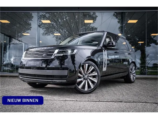 Land Rover Range Rover 4.4 P615 LWB SV ** Tailgate Event Suite ** Business Class Comfo ** Gloss Whit...