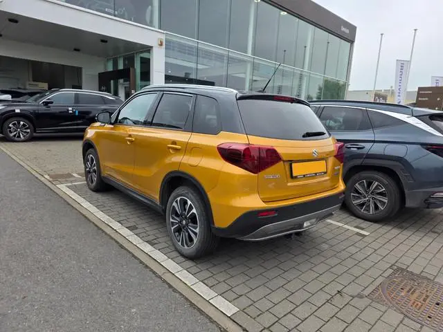 Suzuki Vitara 1.4 BOOSTERJET STYLE SMART HYBRID Trekhaak | Adaptive Cruise | Keyless