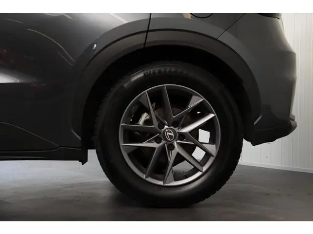 Lexus LBX