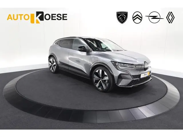Renault Megane E-Tech EV40 Boost Charge Techno | 1 FASE | SOH 95,5% | Camera | Apple Carplay | Parke...