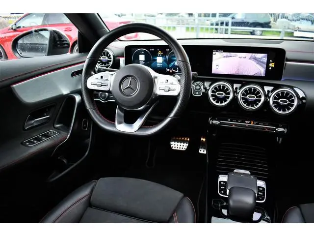 Mercedes-Benz CLA-klasse 220 AMG 45 Look Pano Night 19inch Sportuilaat