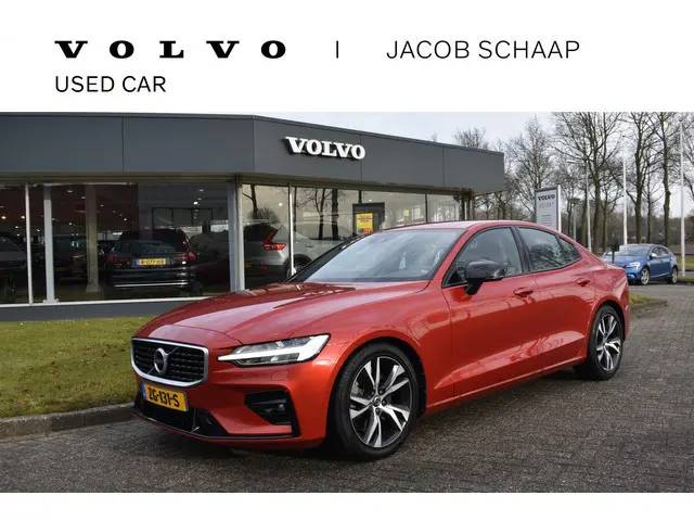 Volvo S60 T5 251PK Autmaat Intro Edition | Carplay | Leder | ACC | PDC V/A | Keyless | Blis | Camera...