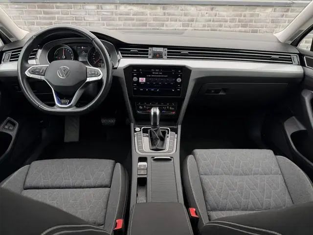 Volkswagen Passat Variant 1.4 TSI PHEV GTE Business | Carplay | Camera | LED | Navi | Adap. Cruise