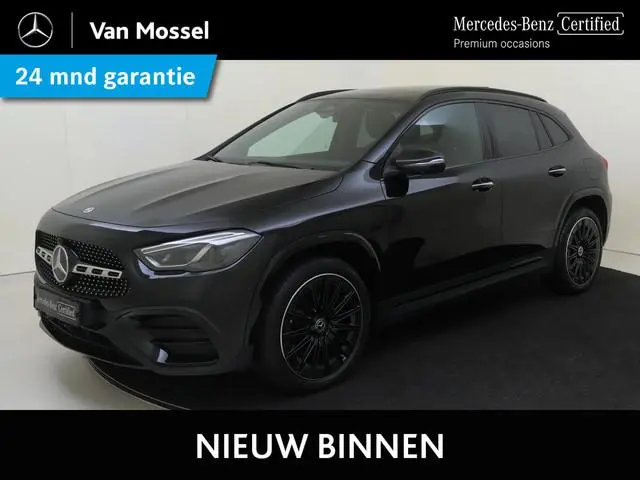 Mercedes-Benz GLA-klasse 250 e Star Edition AMG Line Plus / Trekhaak / Memory-Stoelen / Headup-displ...