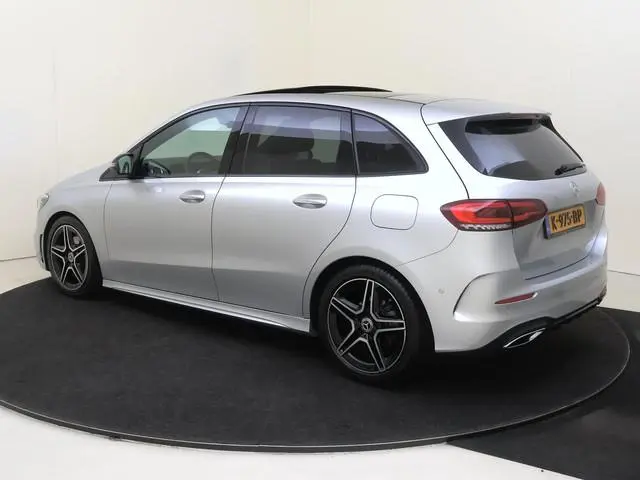 Mercedes-Benz B-klasse 180 Business Solution AMG