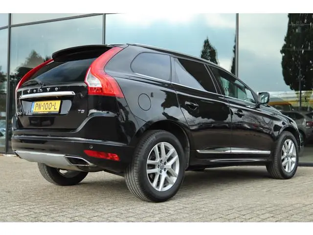 VOLVO XC60 2.0 T5 FWD POLAR+ AUT. | PANO | LEDER | XENON | MEMORY | CAMERA