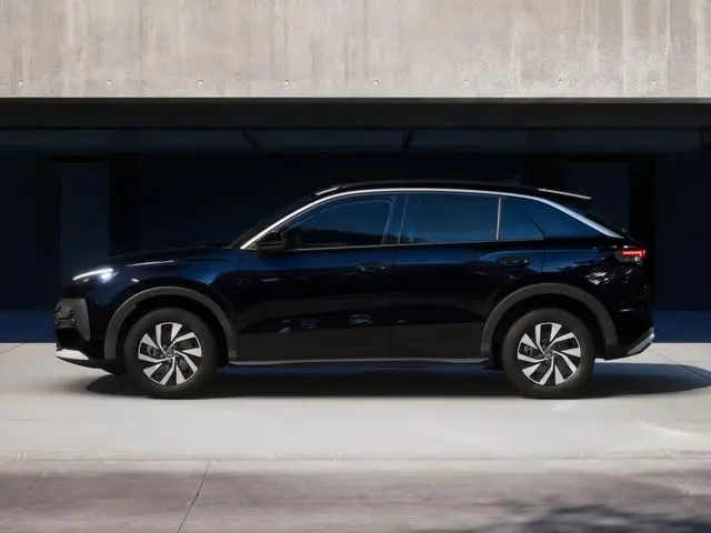 Volkswagen T-Roc Limited Edition 1.5 eTSI 85 kW / 116 PK SUV 7 vers / Getinte ramen / Carplay / 16 I...