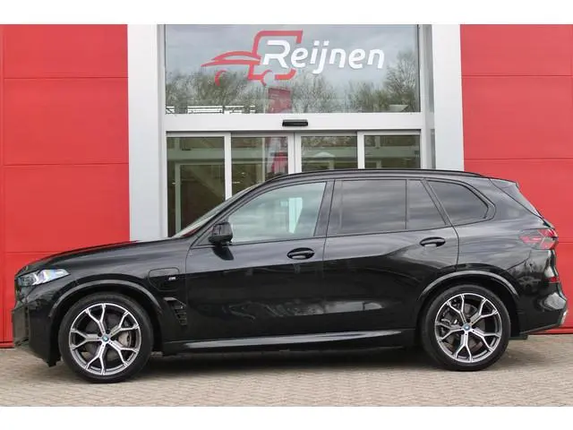 BMW X5 xDrive50e 490PK M-SPORT LAUNCH EDITION | PANORAMA SCHUIF/KANTEL DAK "SKY LOUNGE" | COMFORT ST...