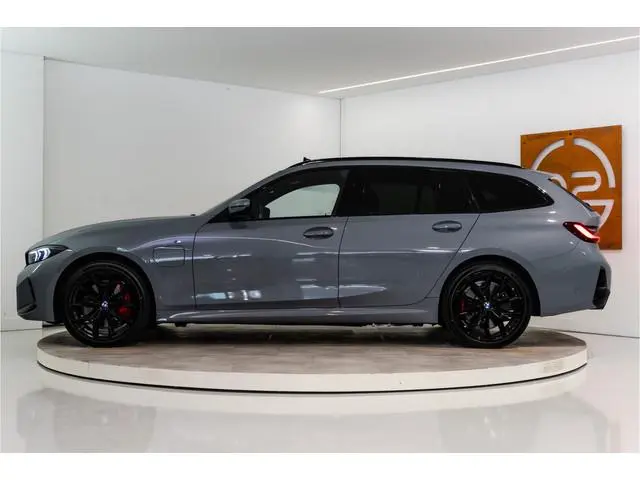 BMW 3-serie Touring 330e xDrive M Sport Pro Edition 292PK | Brooklyn | Pano | Sfeer | Harman/Kardon...