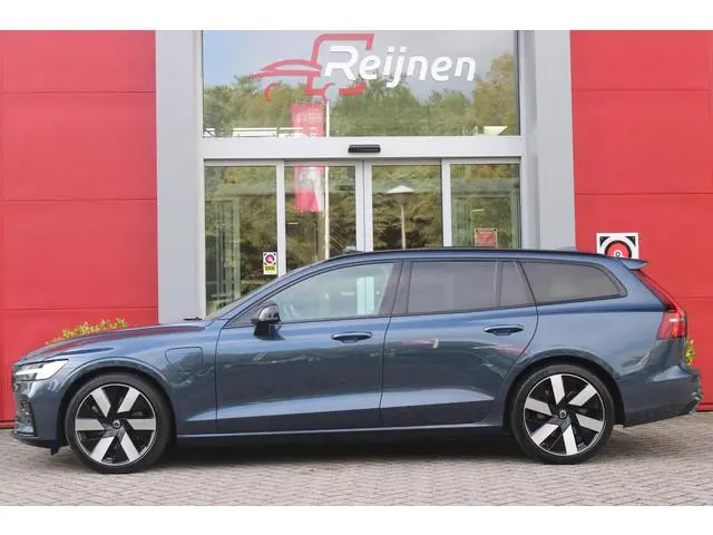 Volvo V60 2.0 T6 Plug-in hybrid 350PK AWD PLUS DARK | LONG RANGE | PANORAMISCH SCHUIF/KANTELDAK | NA...