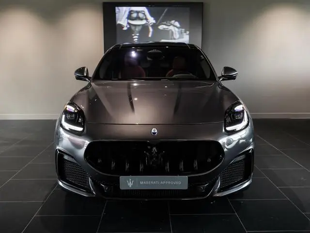 Maserati Grecale 3.0 V6 Trofeo Rood leder | Panoramadak | Surround camera | Sonus Faber audio
