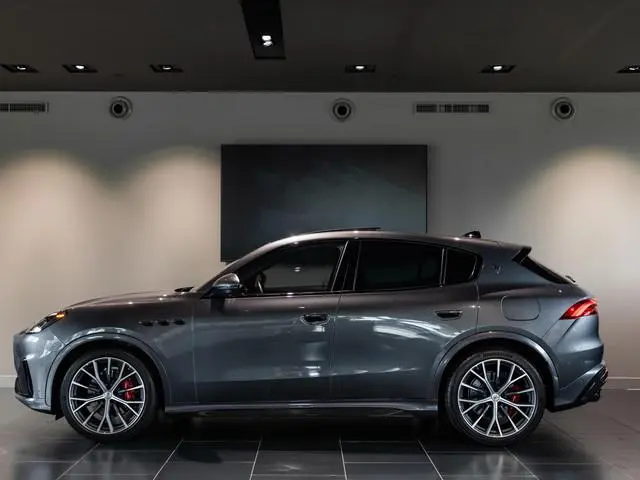 Maserati Grecale 3.0 V6 Trofeo Rood leder | Panoramadak | Surround camera | Sonus Faber audio