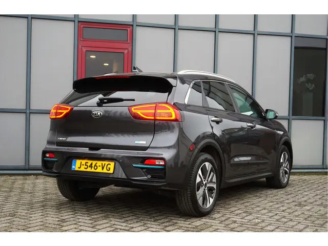 Kia e-Niro ExecutiveLine 64kWh 3-Fase SOH 96% Warmtepomp