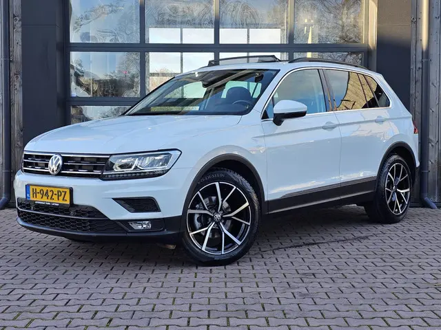 Volkswagen Tiguan 1.5 TSI ACT Comfortline | Automaat | LED | Pano | Stoelverwarming | ACC | App-conn...
