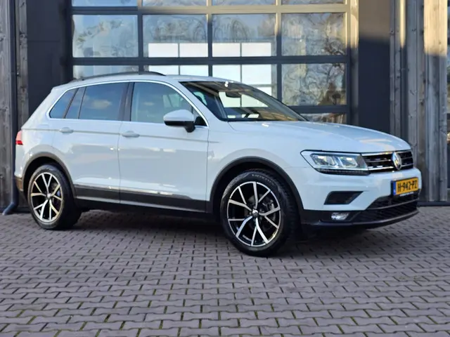 Volkswagen Tiguan 1.5 TSI ACT Comfortline | Automaat | LED | Pano | Stoelverwarming | ACC | App-conn...
