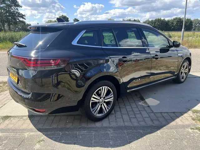 Renault Mégane Estate 1.3 TCe 141PK Intens / Automaat / Parkeerhulp V+A / Cruise / LMV