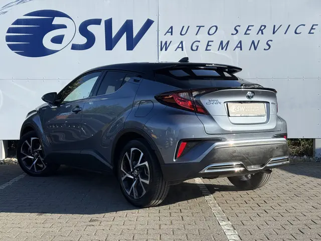 Toyota C-HR 2.0 Hybrid Team D Bi-Tone | CarPlay | ACC | Camera | Keyless | 18 inch