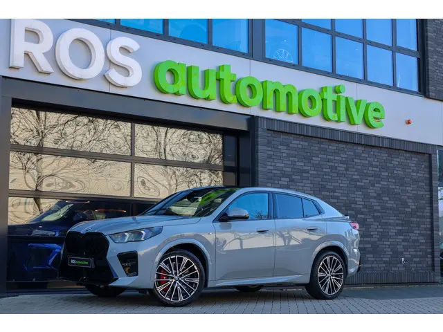 BMW X2 sDrive20i M-Sport | NIEUWSTAAT! | BTW | PANO | HUD | ELEK TREKHAAK | CAMERA ACHTER | SHADOW L...