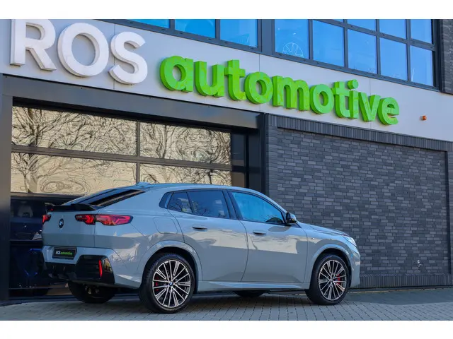 BMW X2 sDrive20i M-Sport | NIEUWSTAAT! | BTW | PANO | HUD | ELEK TREKHAAK | CAMERA ACHTER | SHADOW L...