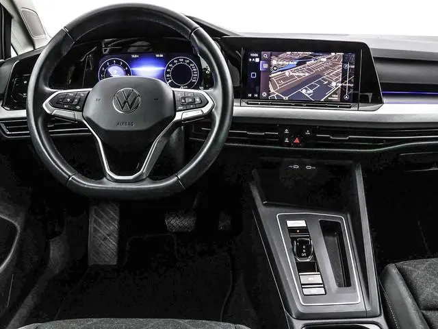 Volkswagen Golf 1.0 eTSI 110pk DSG Life · Camera · Apple/Android Car Play · Sfeerverlichting · P-Sen...