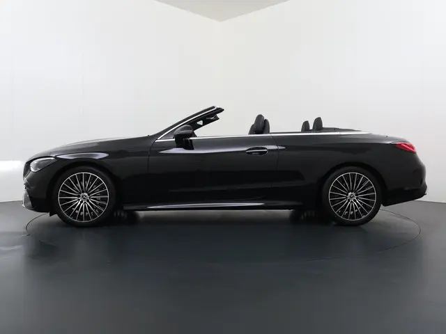 Mercedes-Benz CLE Cabriolet 200 | AMG | Memory | Multispaaks