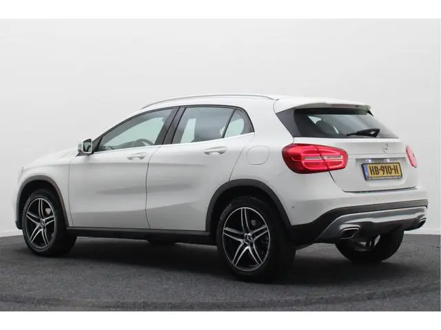 Mercedes-Benz GLA-klasse 180 Ambition Automaat Bi-Xenon, Navigatie, Cruise, PDC, Afn. Trekhaak, 18"