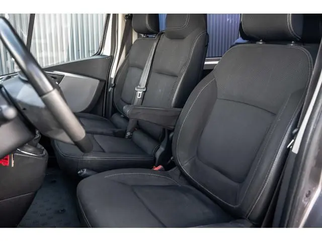 Nissan NV300
