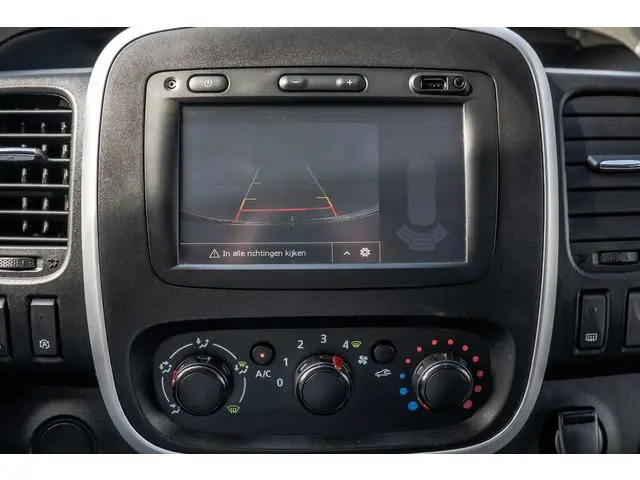 Nissan NV300
