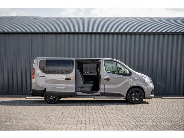 Nissan NV300