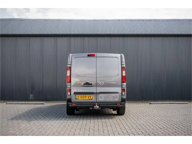 Nissan NV300