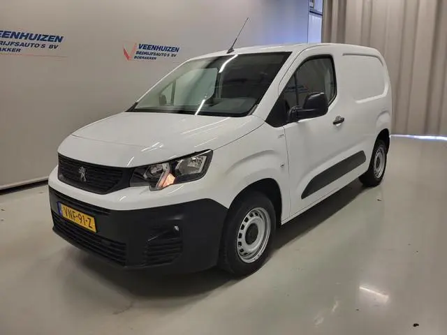 Peugeot Partner 1.2PureTech 111pk Benzine!