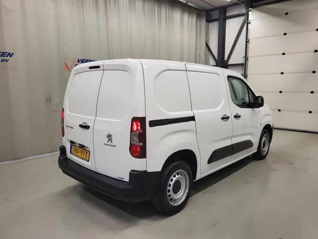 Peugeot Partner 1.2PureTech 111pk Benzine!