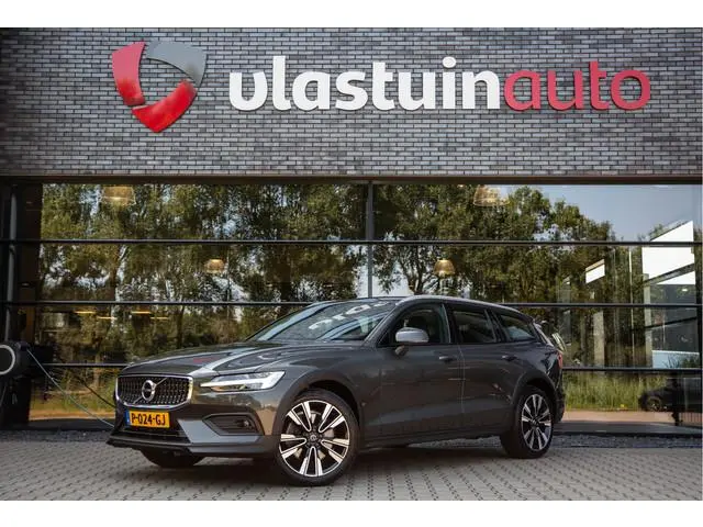 Volvo V60 Cross Country 2.0 B5 AWD  Pro , Trekhaak, Stoel/stuurverwarming, Elektrisch verstelbare st...
