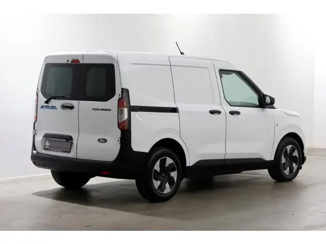 Ford E-Transit Courier