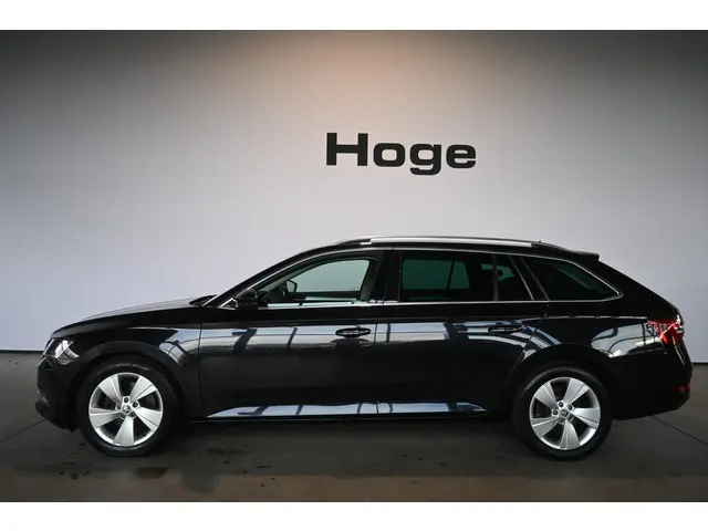 ŠKODA Superb Combi 1.4 TSI ACT Ambition Business Automaat Navigatie Stoelverwarming LED Inruil Mogelijk!