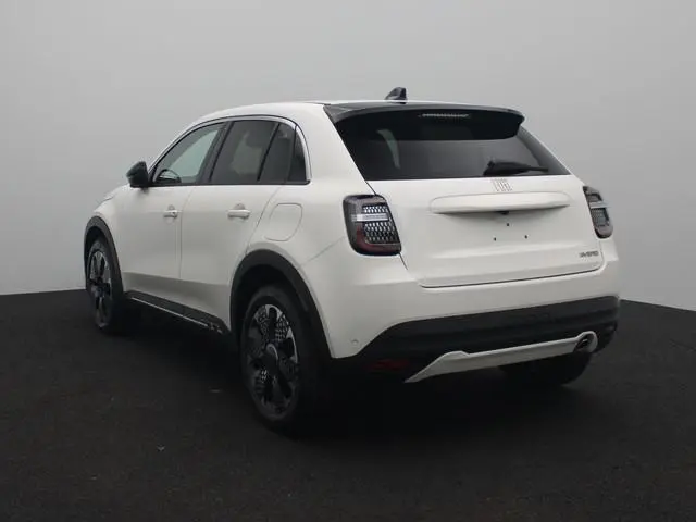 Fiat 600 1.2 Hybrid La Prima | Voorraadvoordeel | Parkeercamera Achter | Blind Spot | NAVI | Full LE...