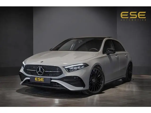 Mercedes-Benz A-klasse 200 AMG Line | Pano | Memory Seats | 360 Camera